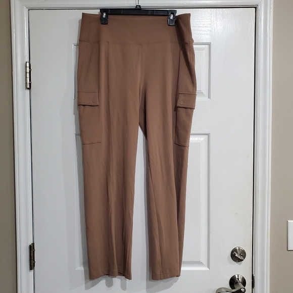 Athleta Women's Delancey Straight Cargo Pant Rustic Beige - 1X - Picture 3 of 6